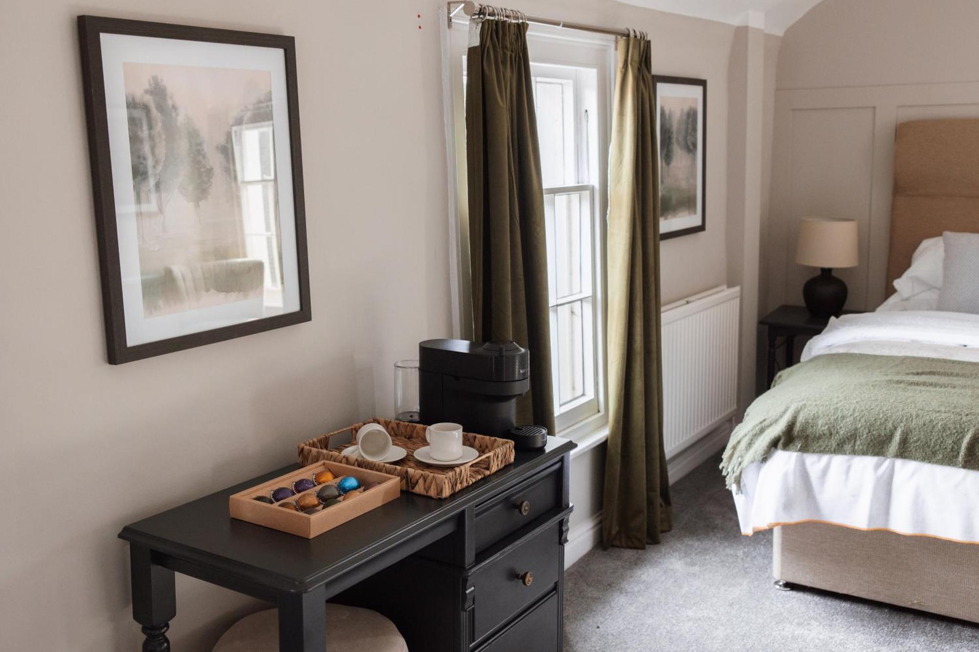 The Raven Hotel At Much Wenlock By Purestay エクステリア 写真