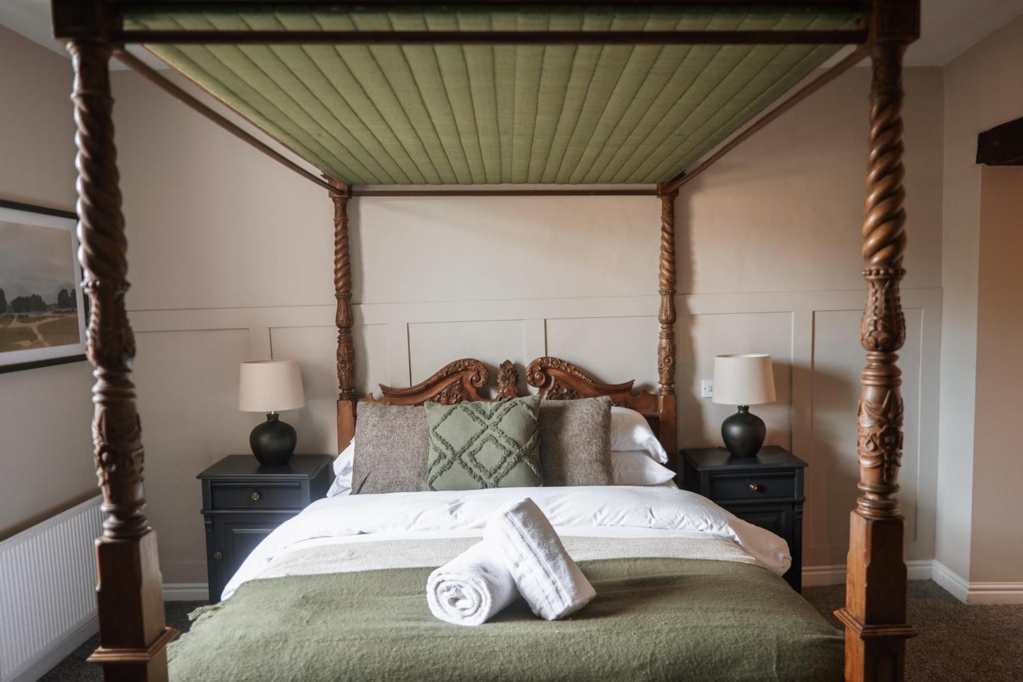 The Raven Hotel At Much Wenlock By Purestay エクステリア 写真