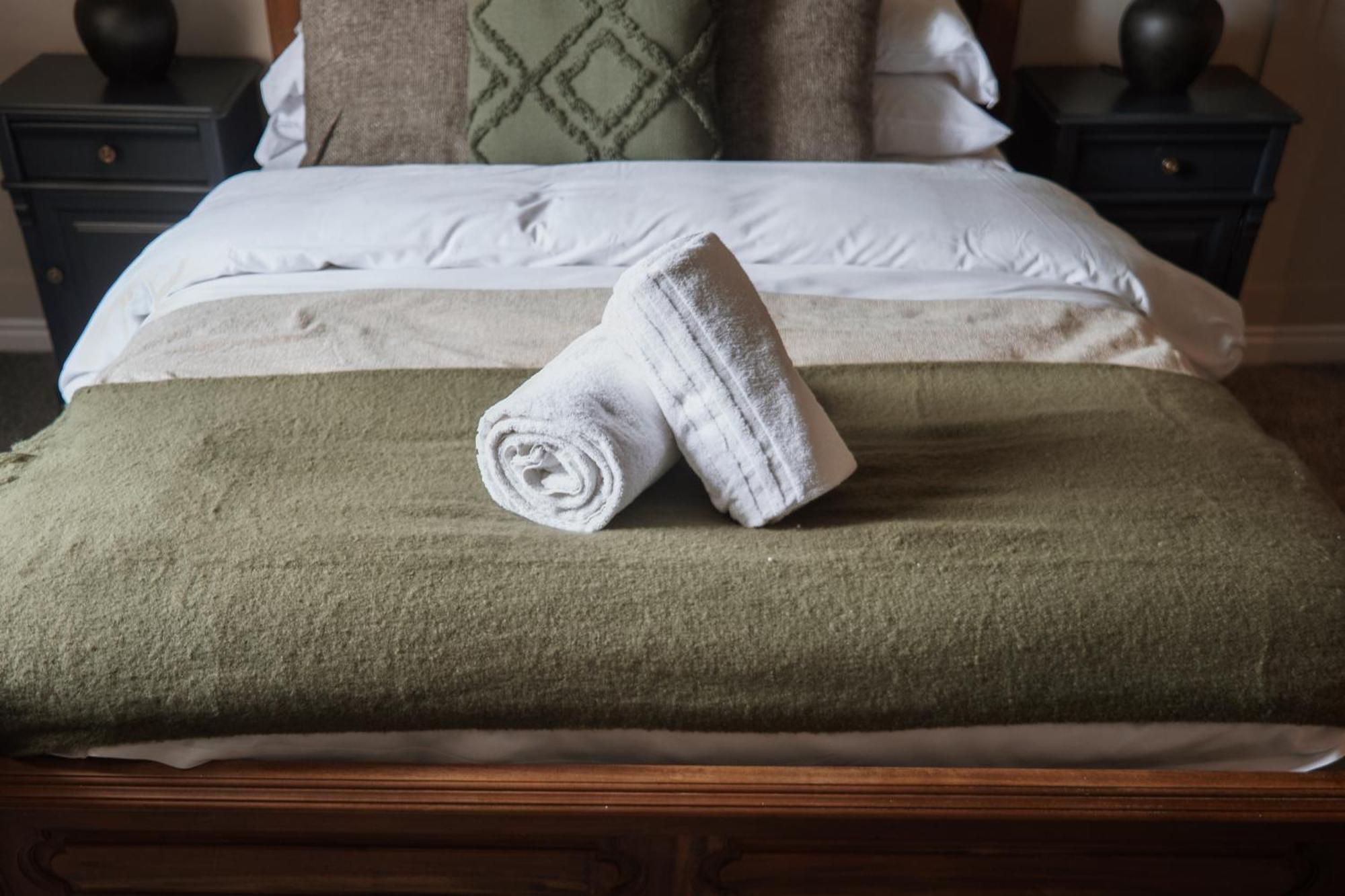 The Raven Hotel At Much Wenlock By Purestay エクステリア 写真