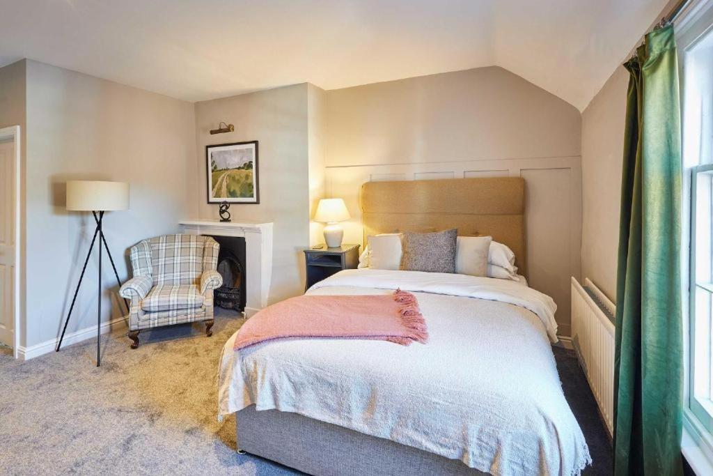 The Raven Hotel At Much Wenlock By Purestay エクステリア 写真